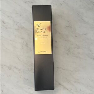 Holika Holika Black Snail Repair Emulsion